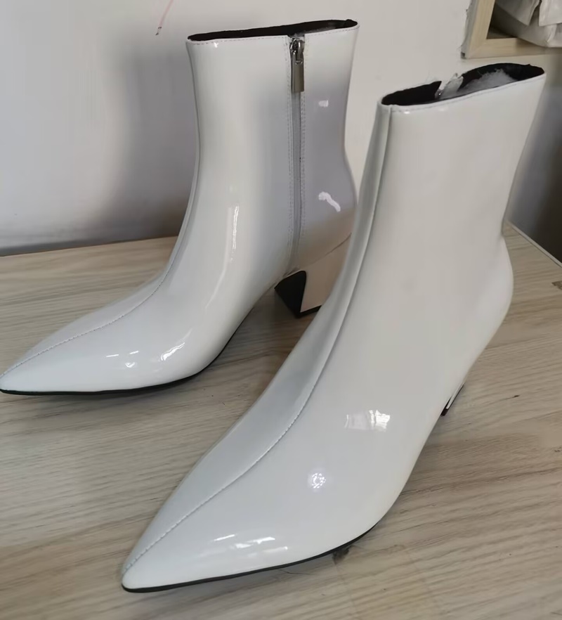 Mens Fashion Dress Shoes - รองเท้าบูทสีขาวแฟชั่นใหม่สำหรับผู้ชาย รองเท้าหนังแก้วคุณภาพสูง รองเท้าส้นสูงหัวแหลมสำหรับผู้ชาย