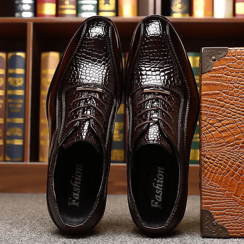 รองเท้าหนังแก้วผู้ชายสไตล์อังก - Mens Fashion Dress Shoes บทวิจารณ์และราคา