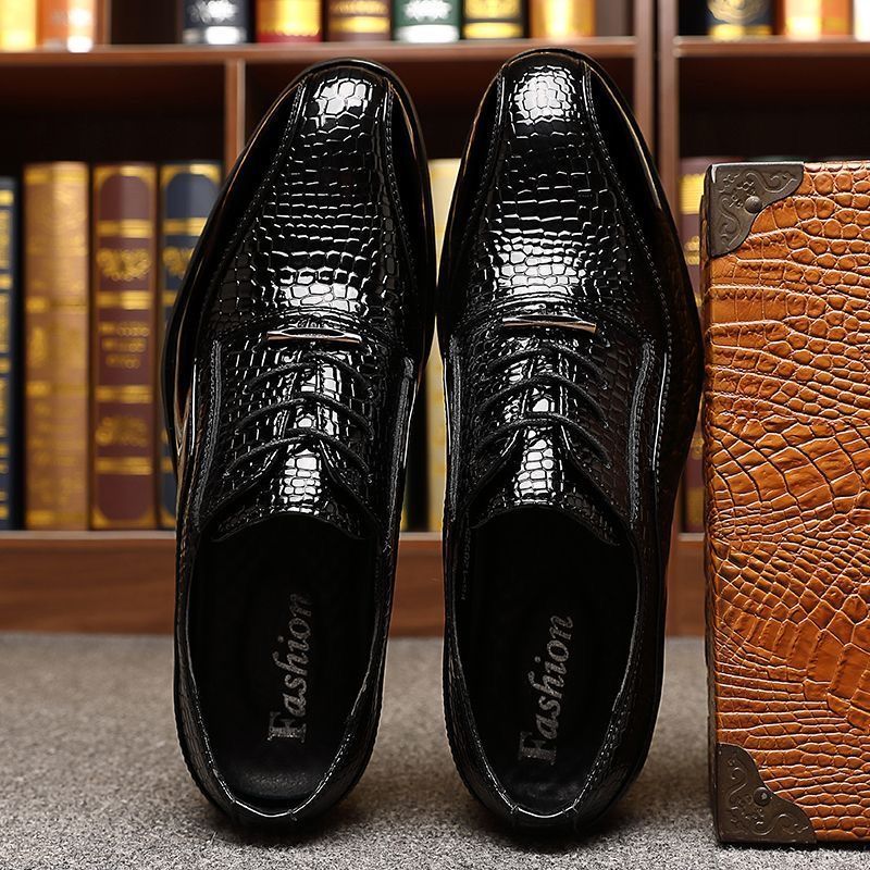 รองเท้าหนังแก้วผู้ชายสไตล์อังก - Mens Fashion Dress Shoes บทวิจารณ์และราคา