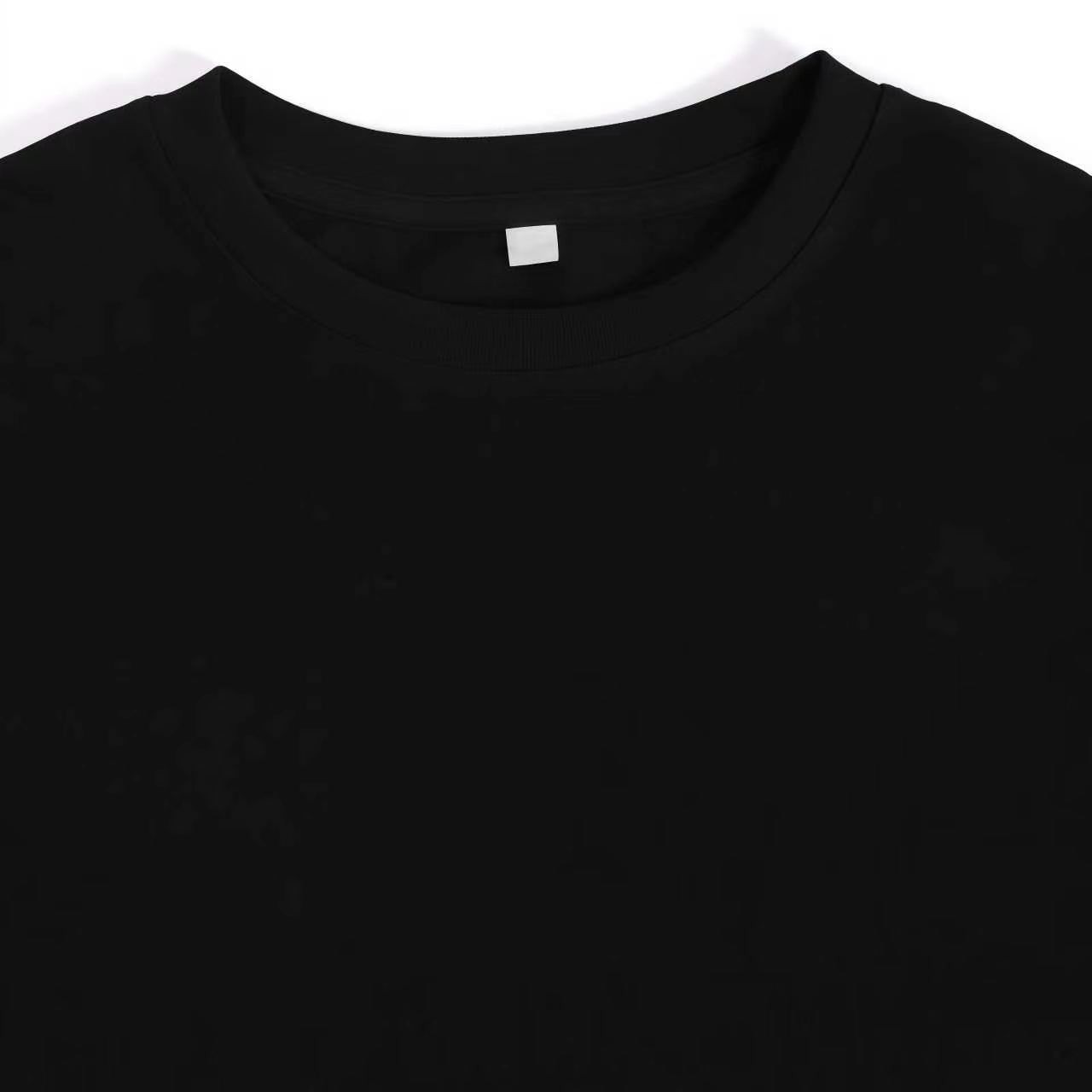 เสื้อยืดลายตัวอักษร 